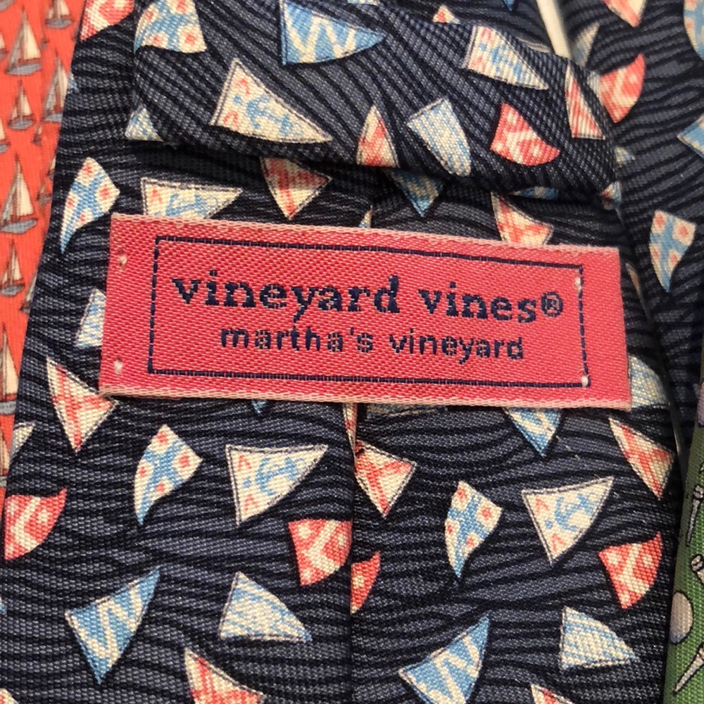Youth ties by Vineyard Vines. - Picture 5 of 7